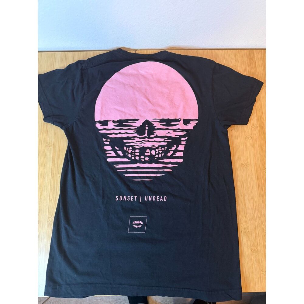 Chomp Brand Sunset Undead Graphic T Shirt Mens Small Black Pink Skull Skate